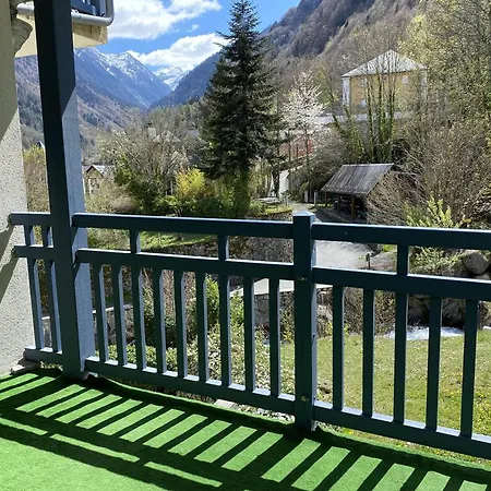 Appartement Avec Terrasse Et Parking Prive A Cauterets