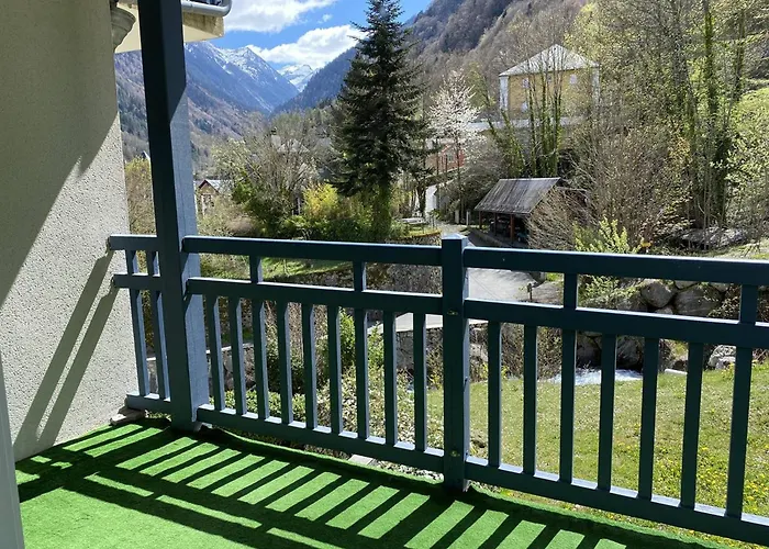 Appartement Avec Terrasse Et Parking Prive A - Fr-1-812-110 Cauterets